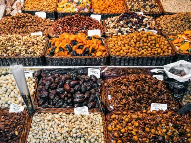 What are the documents needed by importer and exporter to accomplish import of dry fruit and perishable fruits in India?